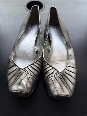 Metallic Silver Pleated Women's Ballet Flats